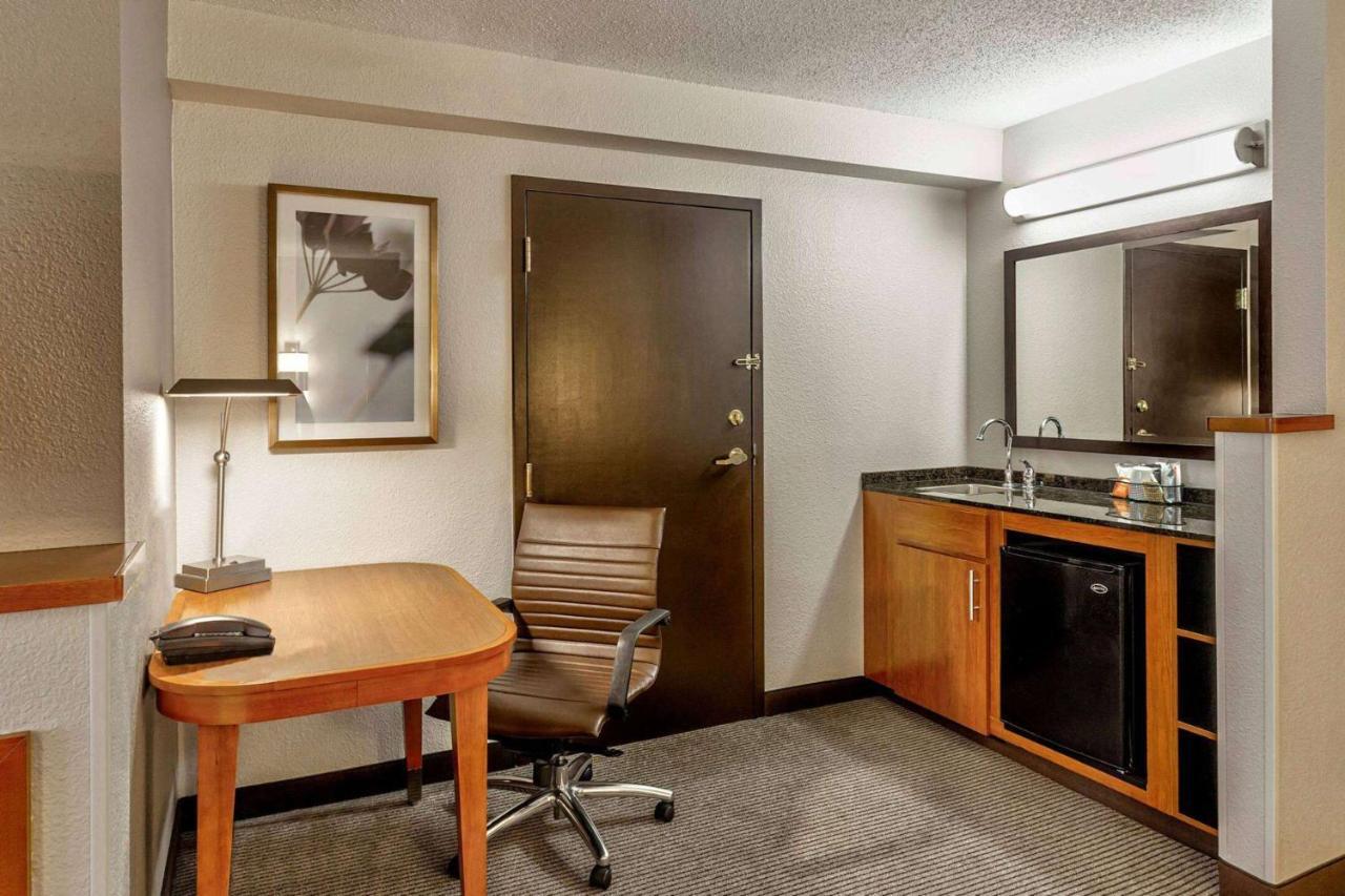 Wyndham Garden Kansas City Airport Kültér fotó