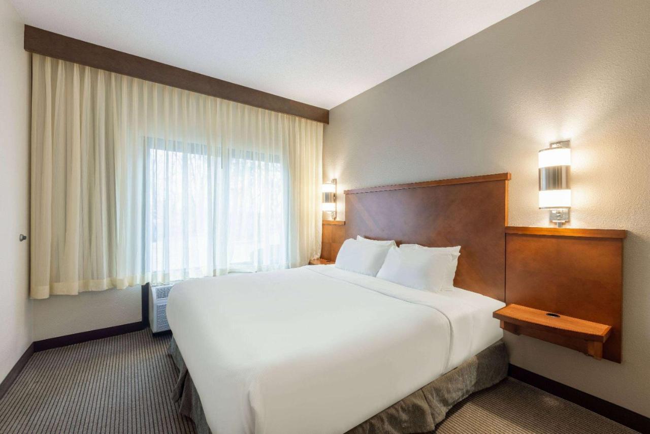 Wyndham Garden Kansas City Airport Kültér fotó