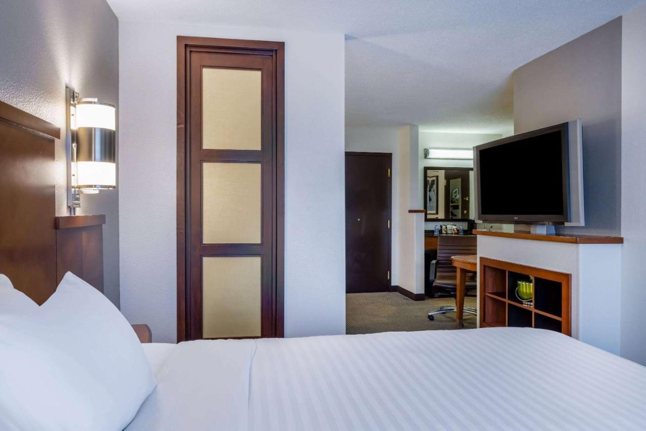 Wyndham Garden Kansas City Airport Kültér fotó